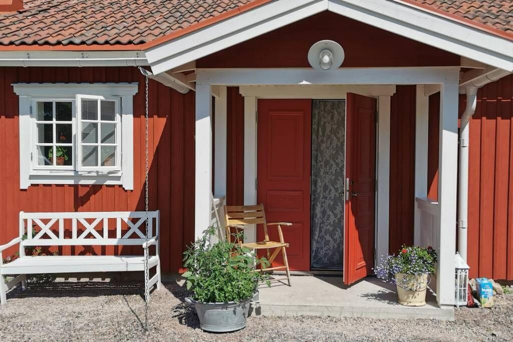 Idyllisk Nybyggd Stuga Pa Solleroen. Solleron ภายนอก รูปภาพ